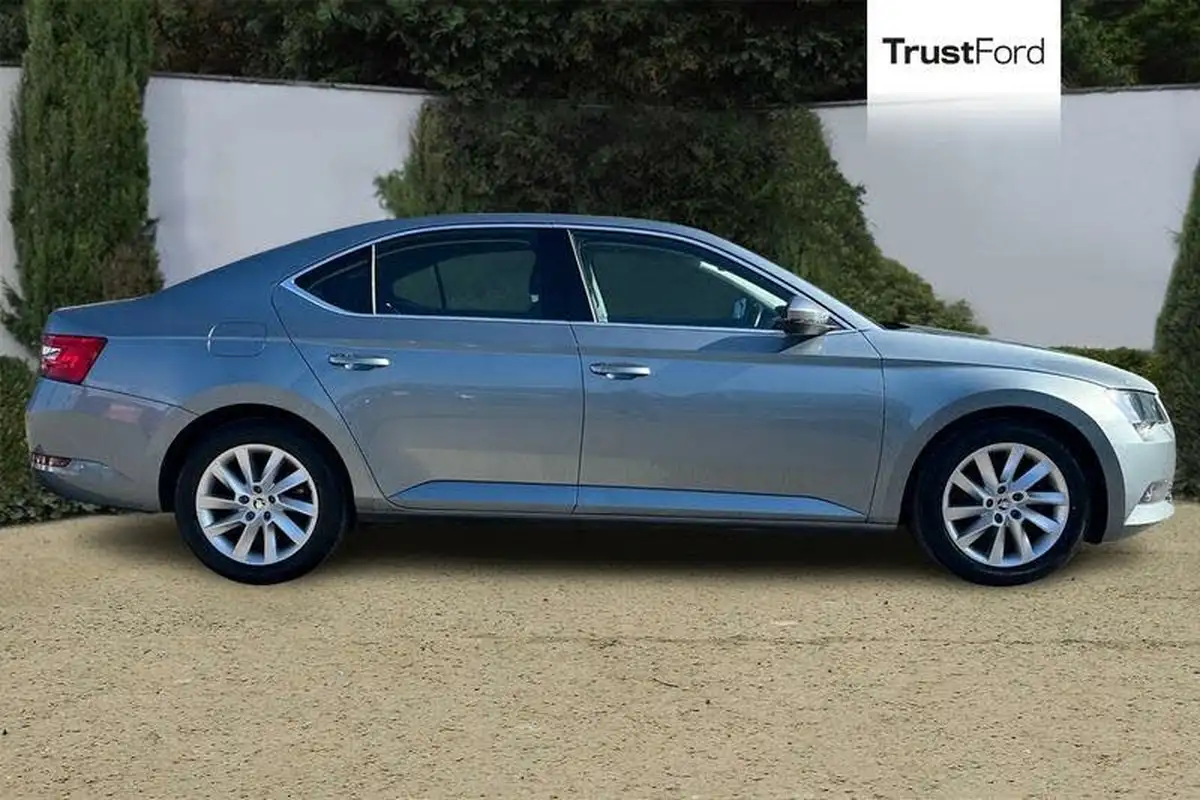 2018-skoda-superb-15-tsi-se-hatchback-dsg-big-2