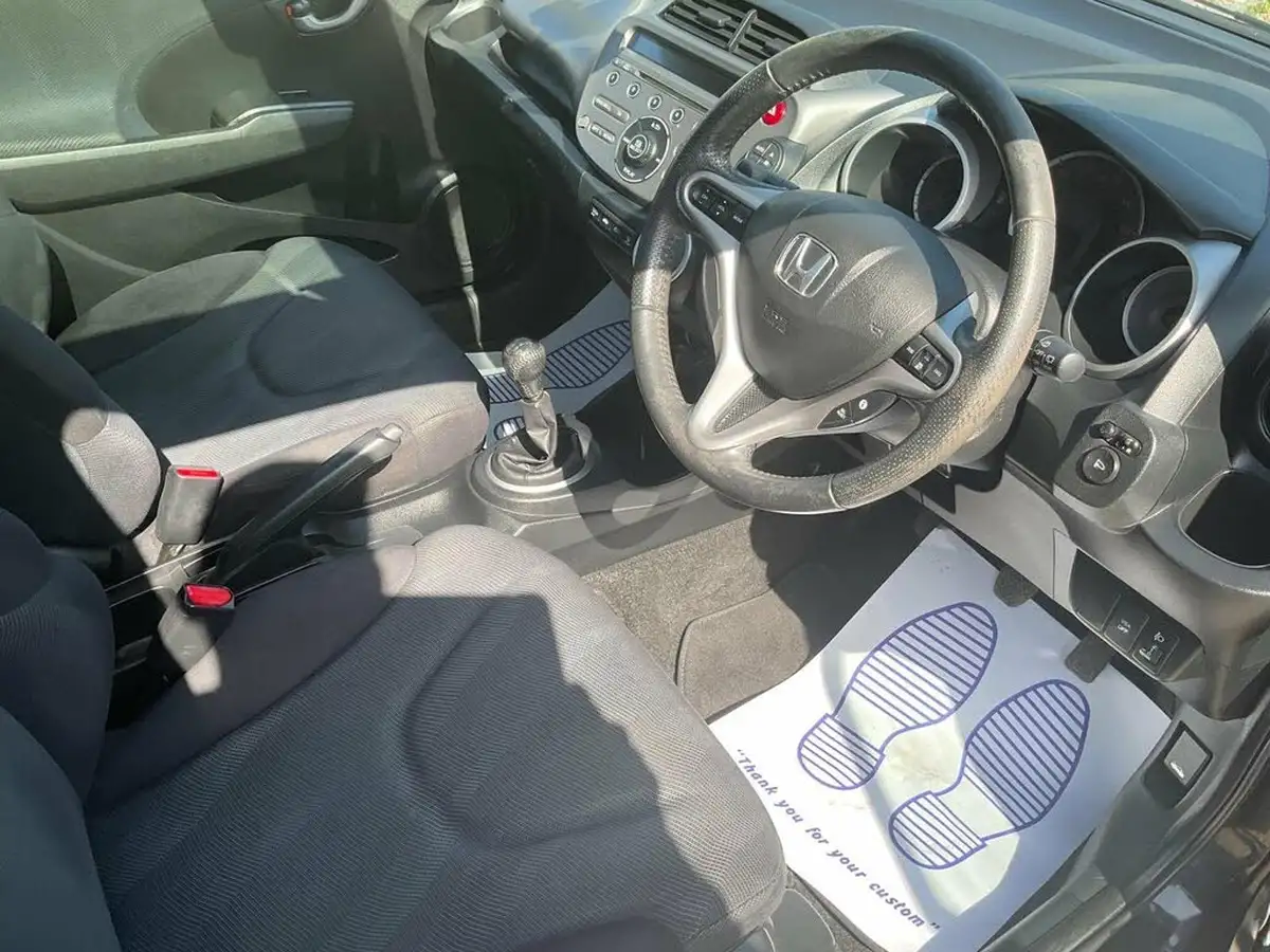 2010-honda-jazz-14-ex-big-15