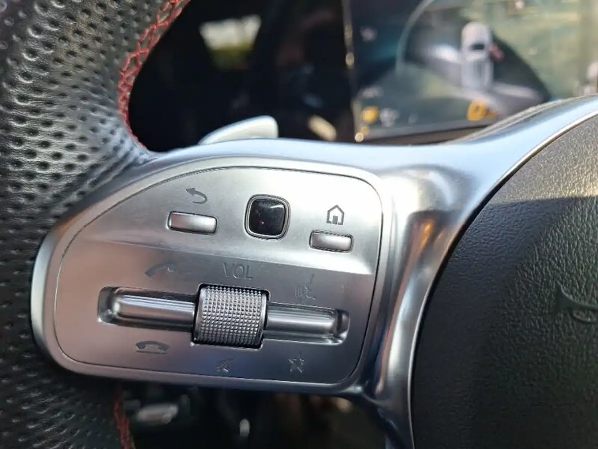 2019-mercedes-benz-a-class-20d-a200d-amg-line-hatchback-5d-big-12
