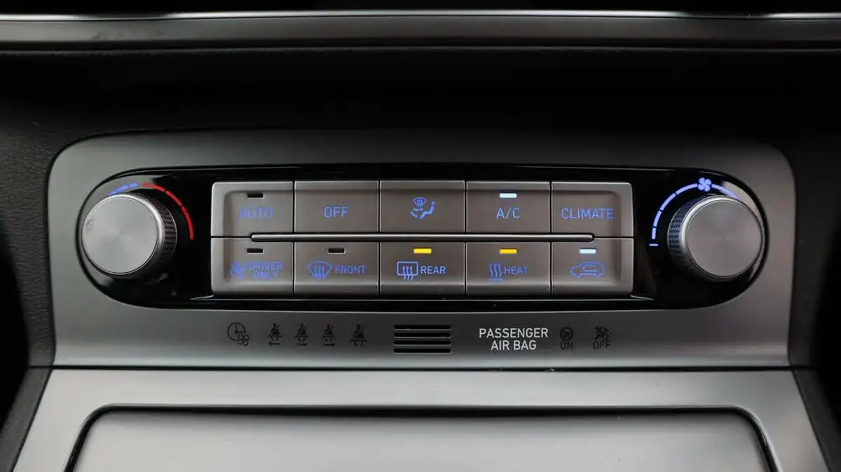 2022-hyundai-kona-e-premium-204ps-64kwh-7kw-obc-big-12