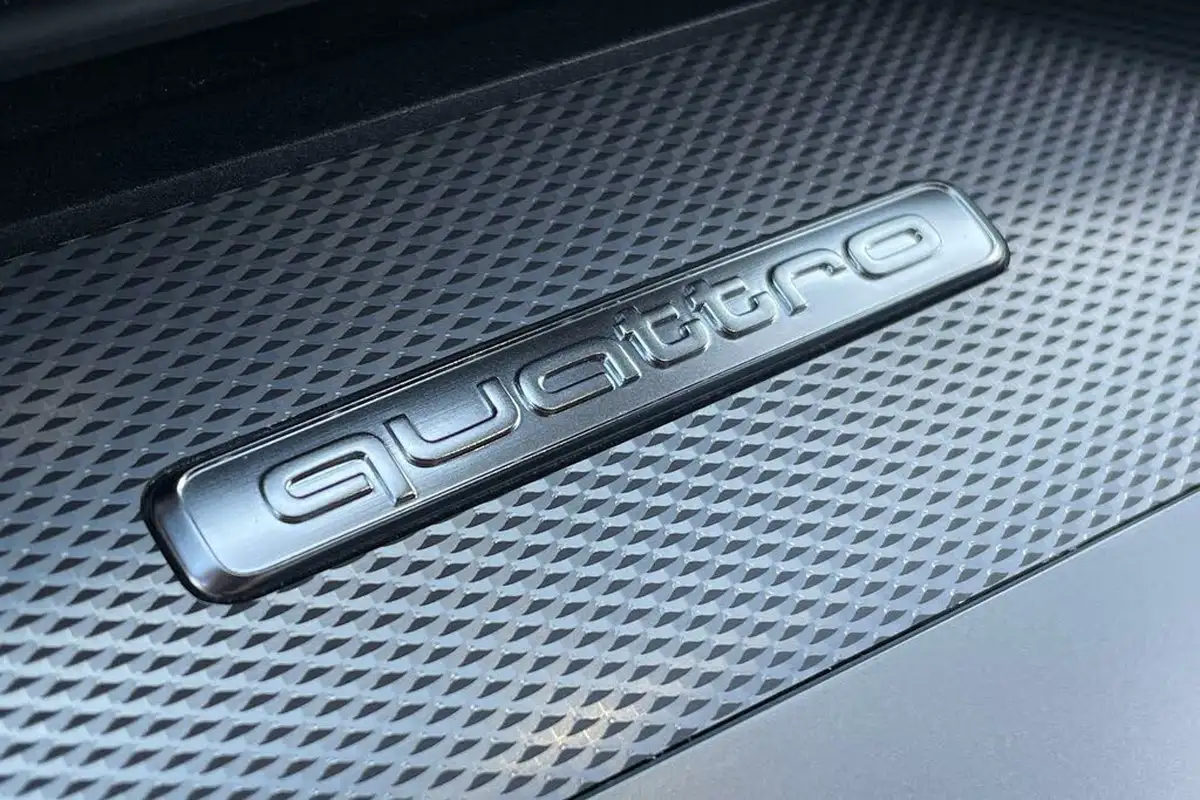 2022-audi-s3-20-tfsi-sportback-5d-big-16
