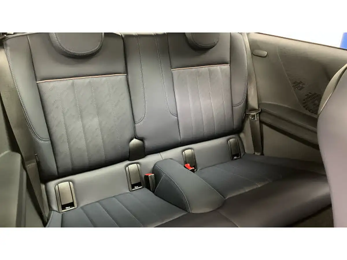 2024-mini-cooper-15-cooper-c-exclusive-3d-big-11