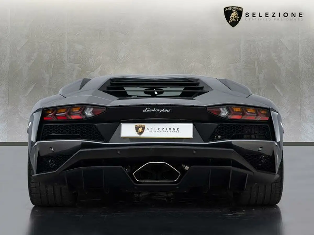 2017-lamborghini-aventador-65-s-big-4