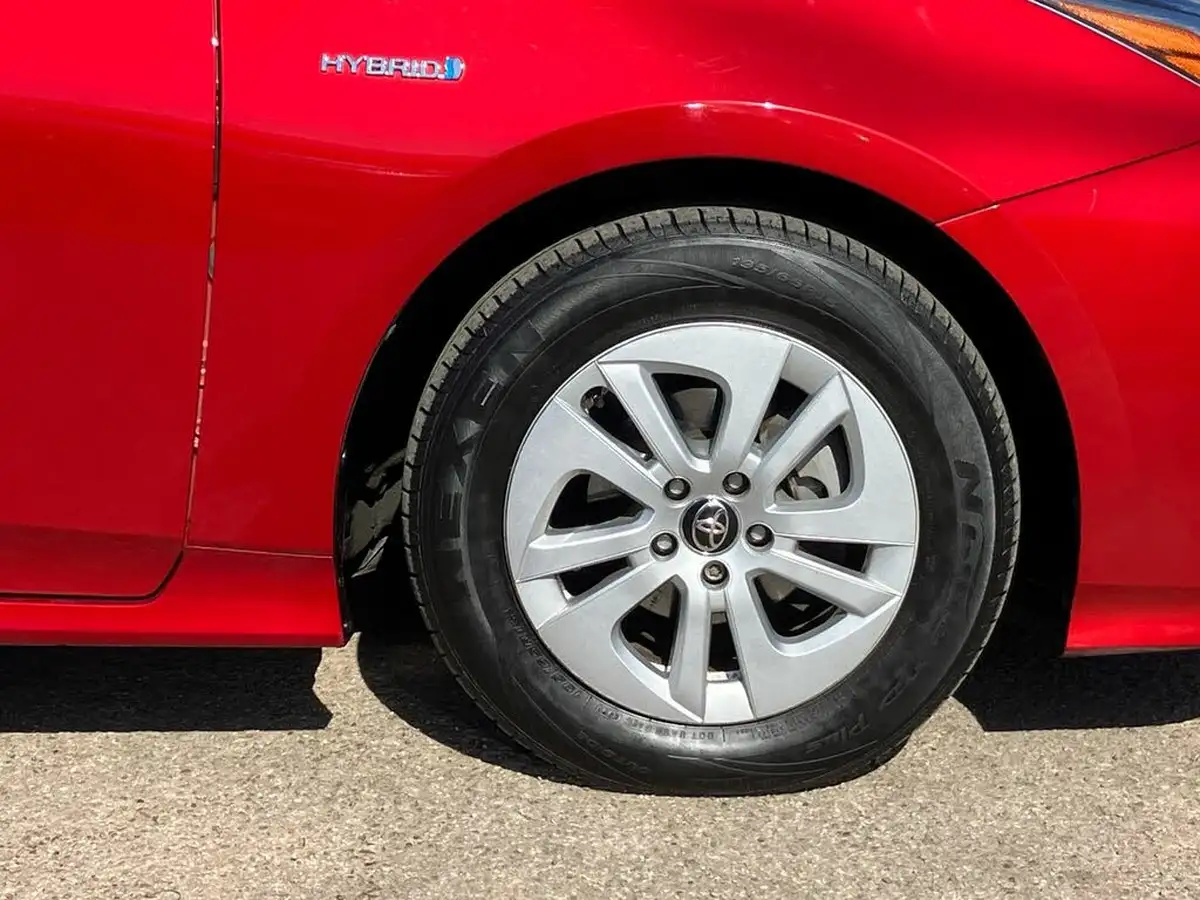 2017-toyota-prius-18-vvt-i-business-edition-trk-big-6