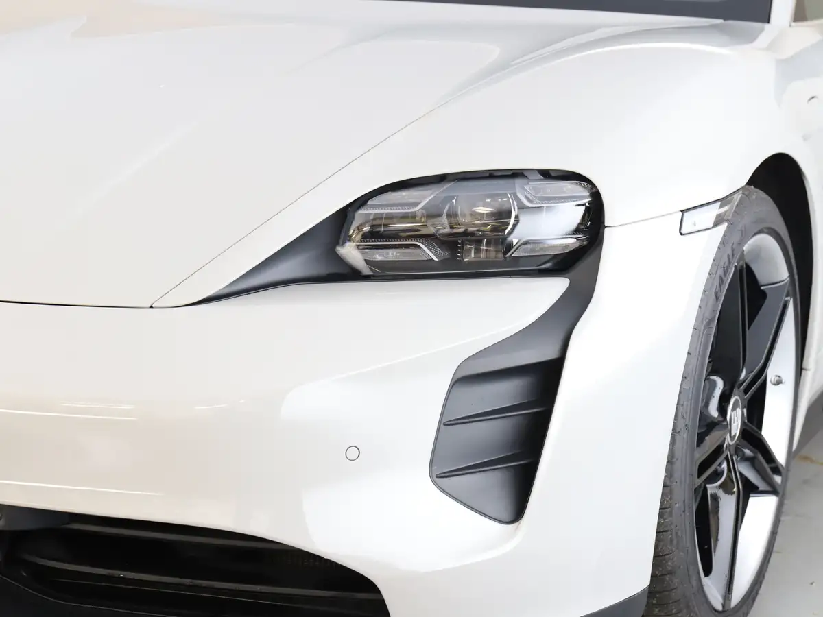 2021-porsche-taycan-e-4s-571ps-performance-battery-plus-big-24
