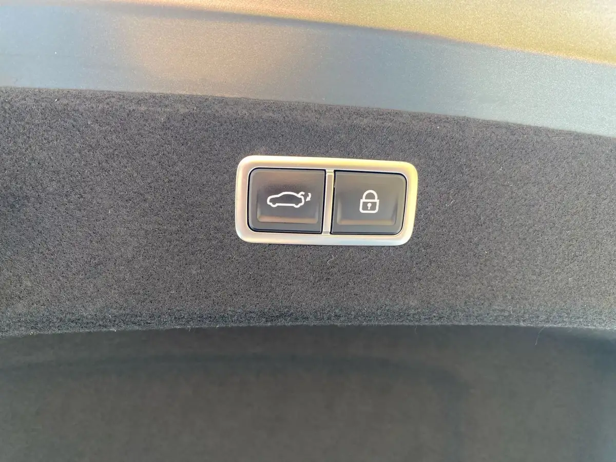 2023-genesis-g80-e-luxury-line-big-10