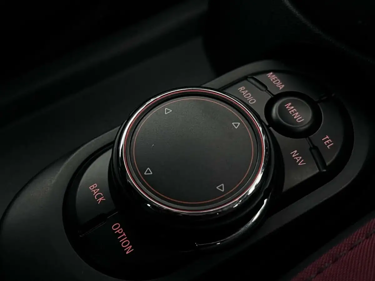 2017-mini-cooper-20-john-cooper-works-ss-hatchback-3d-big-27
