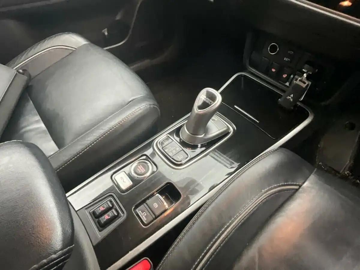 2018-mitsubishi-outlander-20-4h-phev-big-15