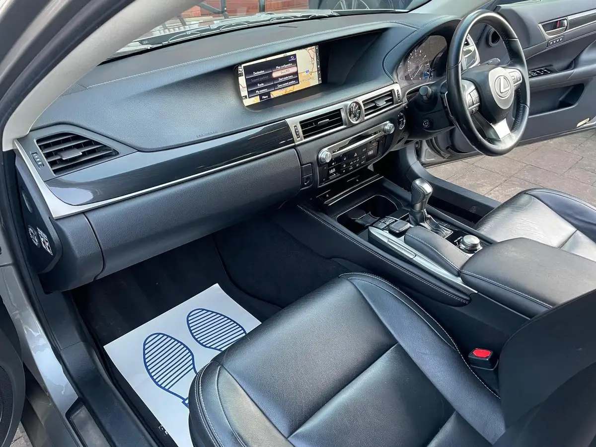 2018-lexus-gs-300h-25-executive-edition-big-14
