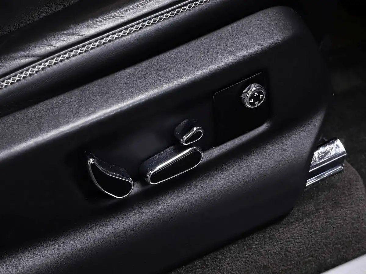 2020-bentley-bentayga-40-v8-542bhp-big-42