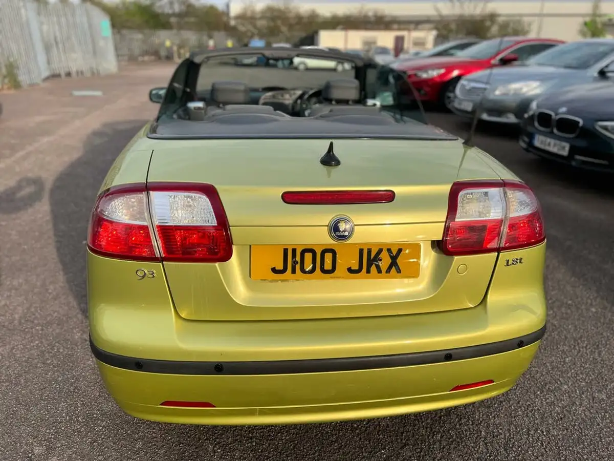 2004-saab-9-3-20-vector-18t-convertible-2d-big-22