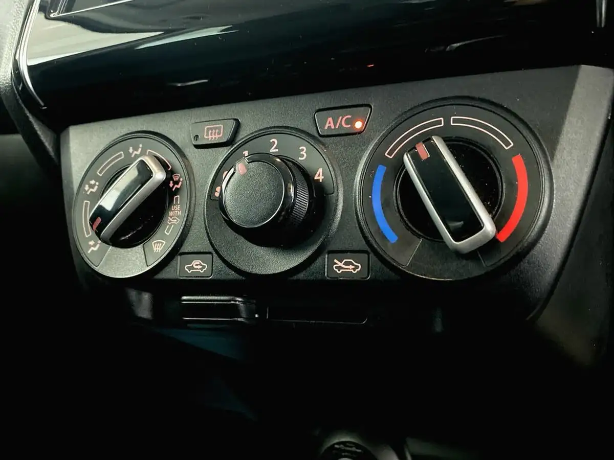 2021-suzuki-swift-12-dualjet-sz-l-big-20