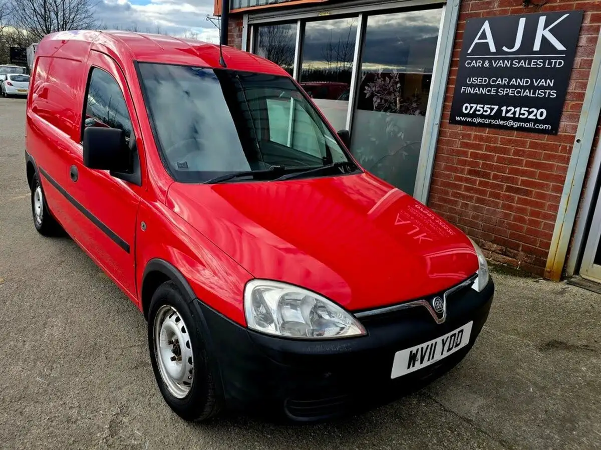 2011-vauxhall-combo-13td-1700-panel-big-8