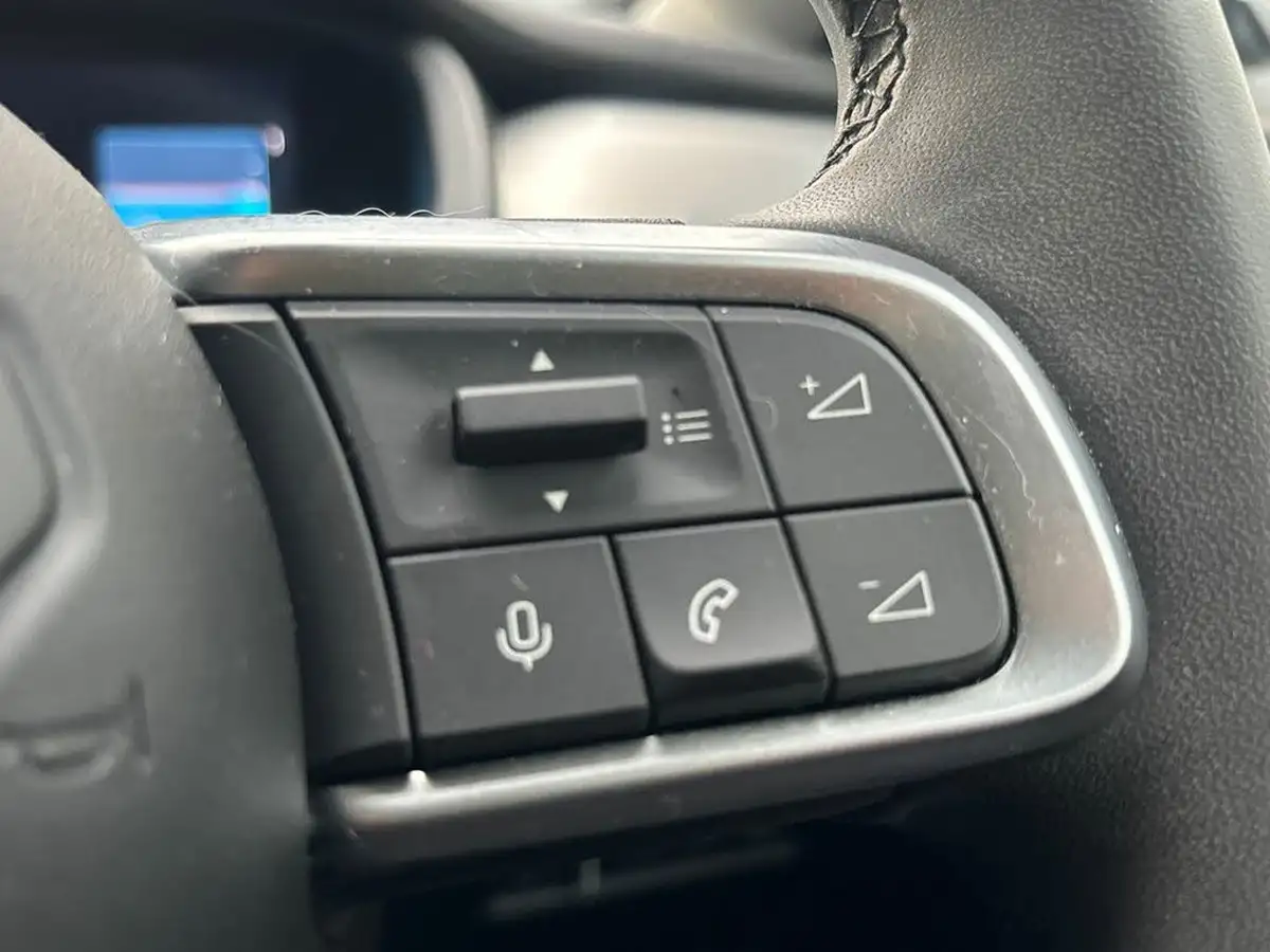 2024-jeep-avenger-e-summit-big-37
