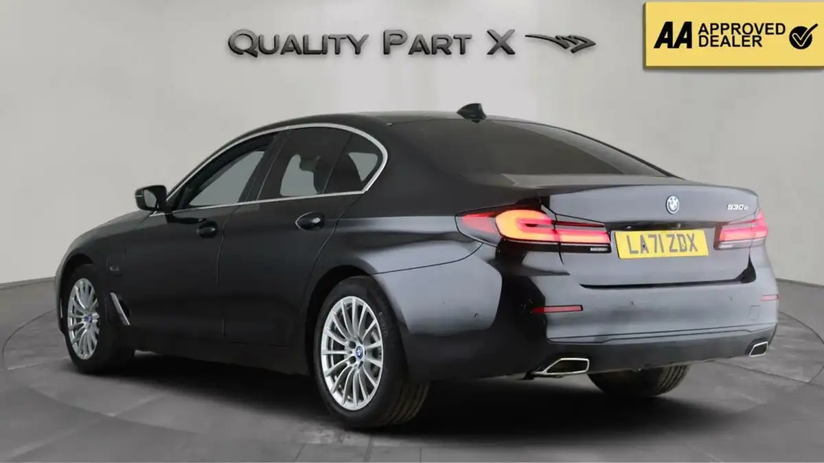 2022-bmw-5-series-20-530e-se-saloon-4d-big-4