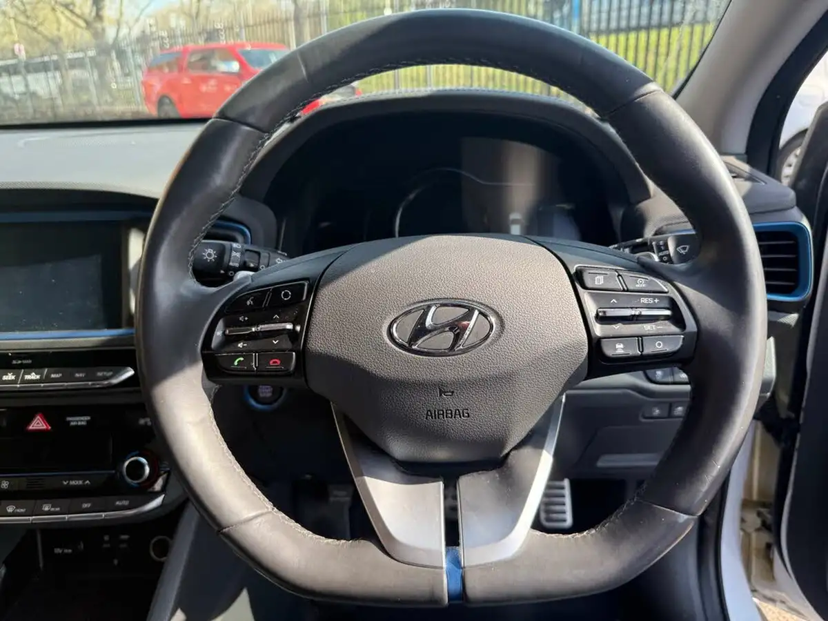 2018-hyundai-ioniq-16-gdi-premium-se-plug-in-hybrid-big-15