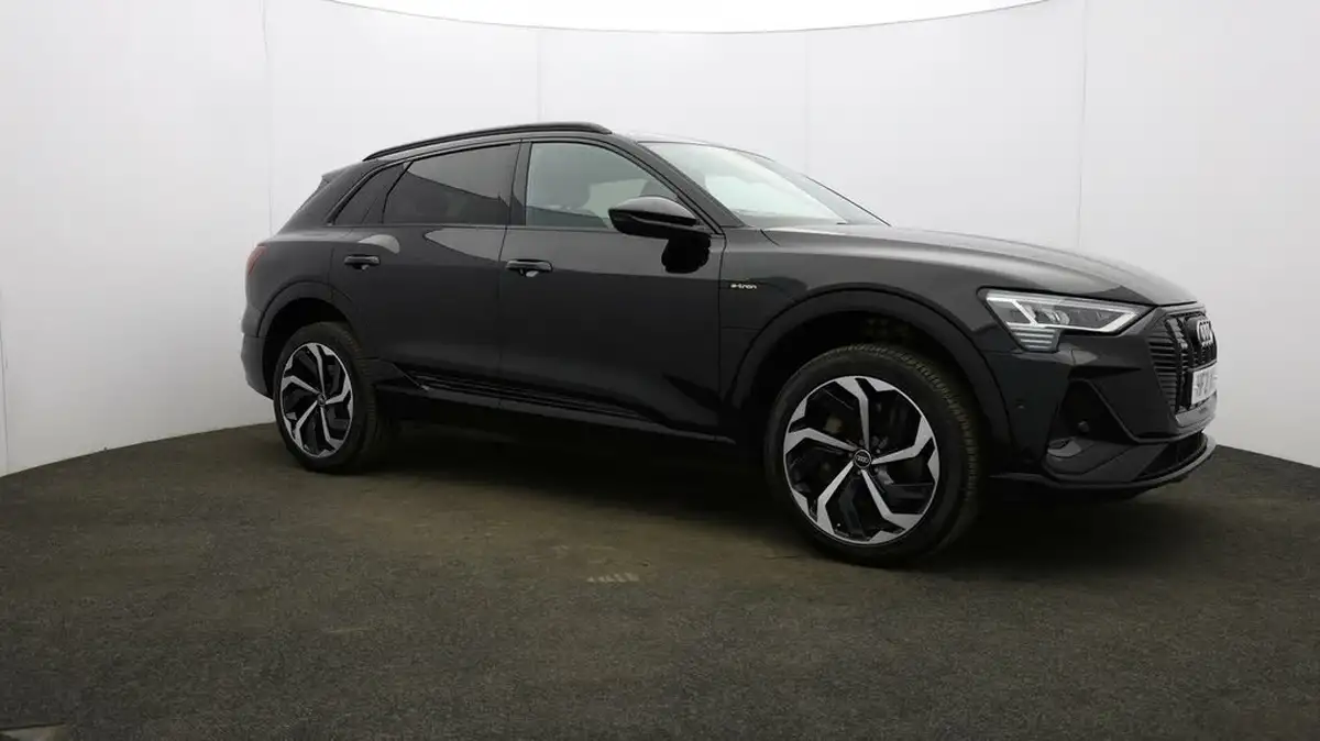 2021-audi-e-tron-50e-black-edition-station-wagon-big-32