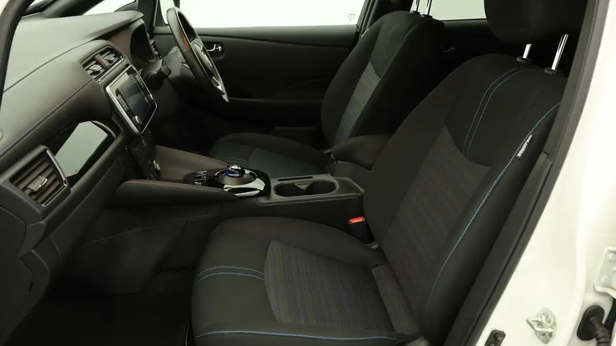 2023-nissan-leaf-e-n-connecta-39kwh-big-13