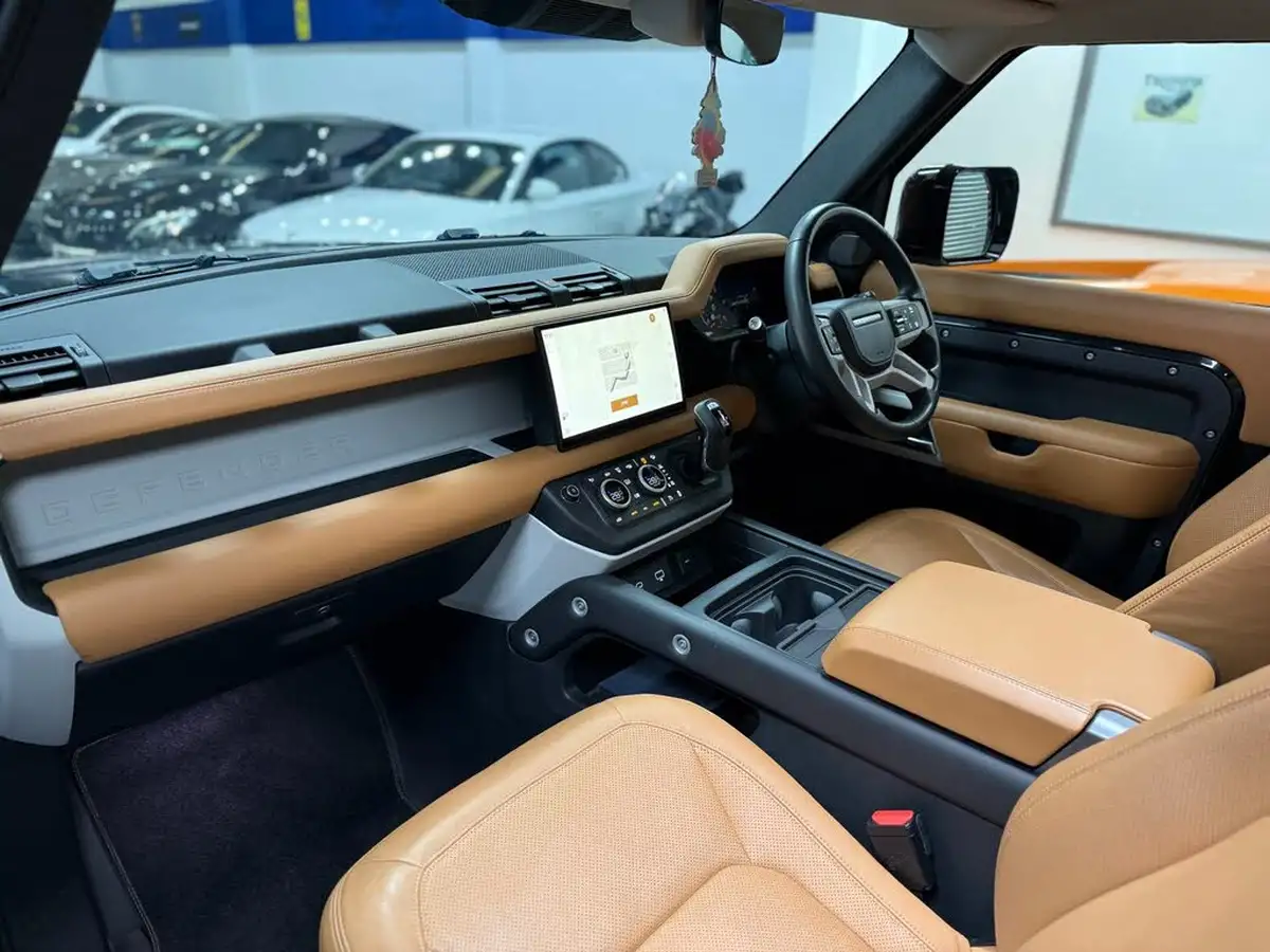 2022-land-rover-90-defender-30-d250-hse-big-35
