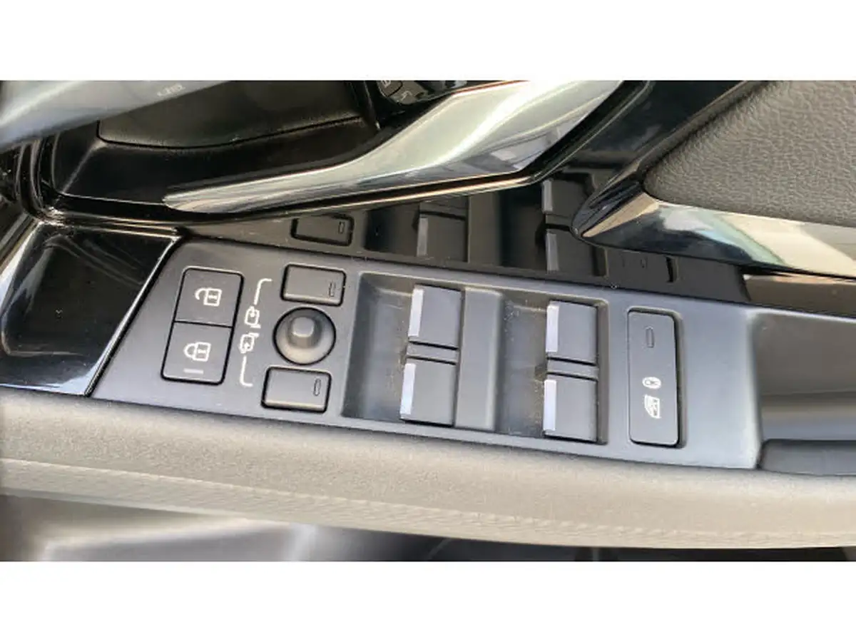 2022-land-rover-range-rover-evoque-15-p300e-r-dynamic-s-big-29