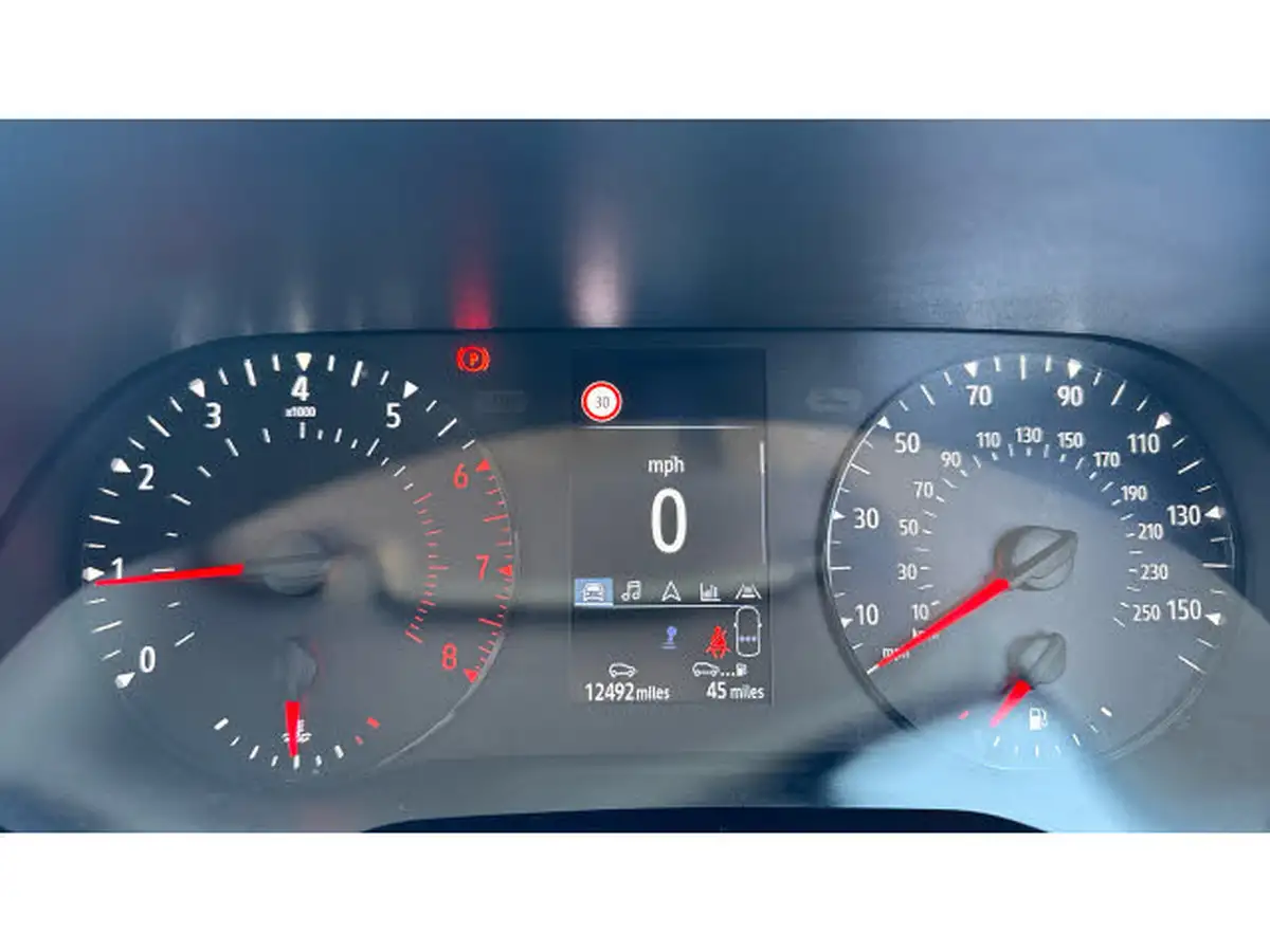 2021-renault-clio-10-tce-iconic-90ps-big-17