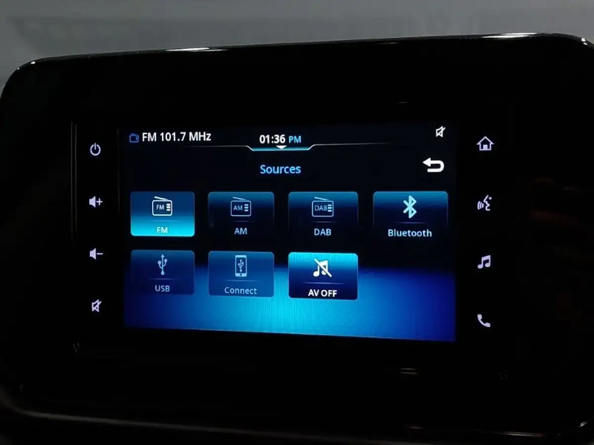 2023-suzuki-s-cross-14-boosterjet-motion-big-13