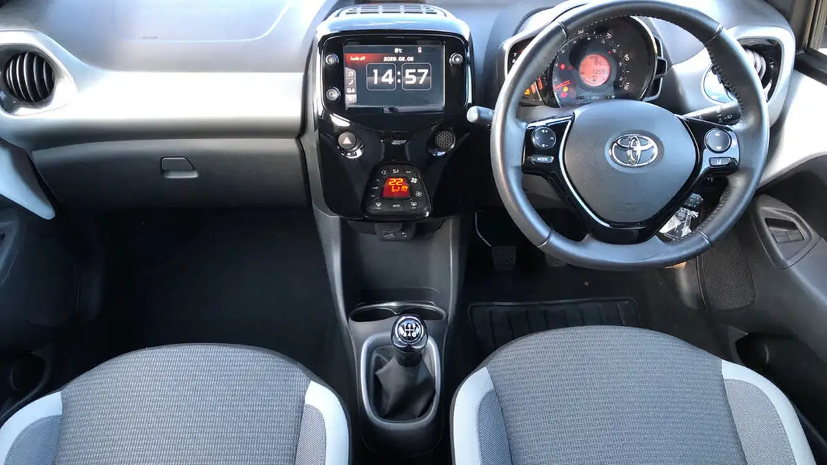 2021-toyota-aygo-10-vvt-i-x-trend-tss-big-3