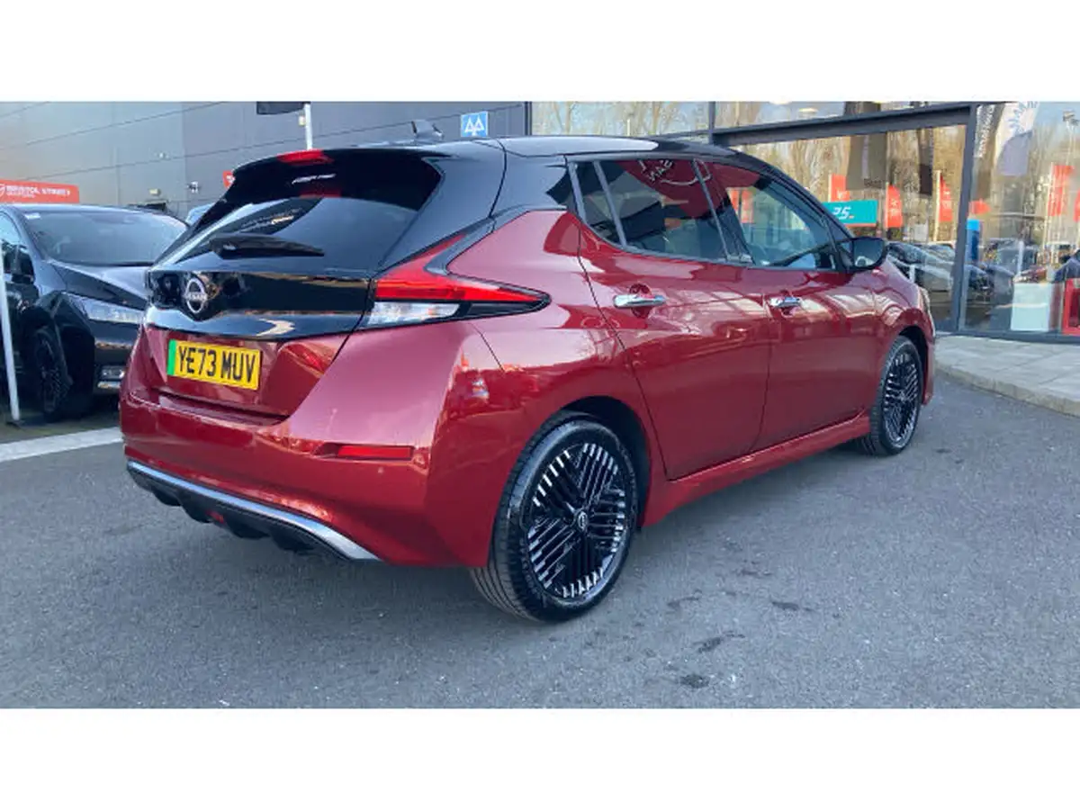 2023-nissan-leaf-e-tekna-39kwh-big-25