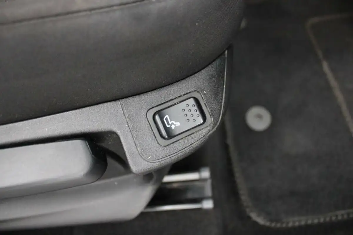 2018-fiat-tipo-16multijet-ii-lounge-hatchback-big-21