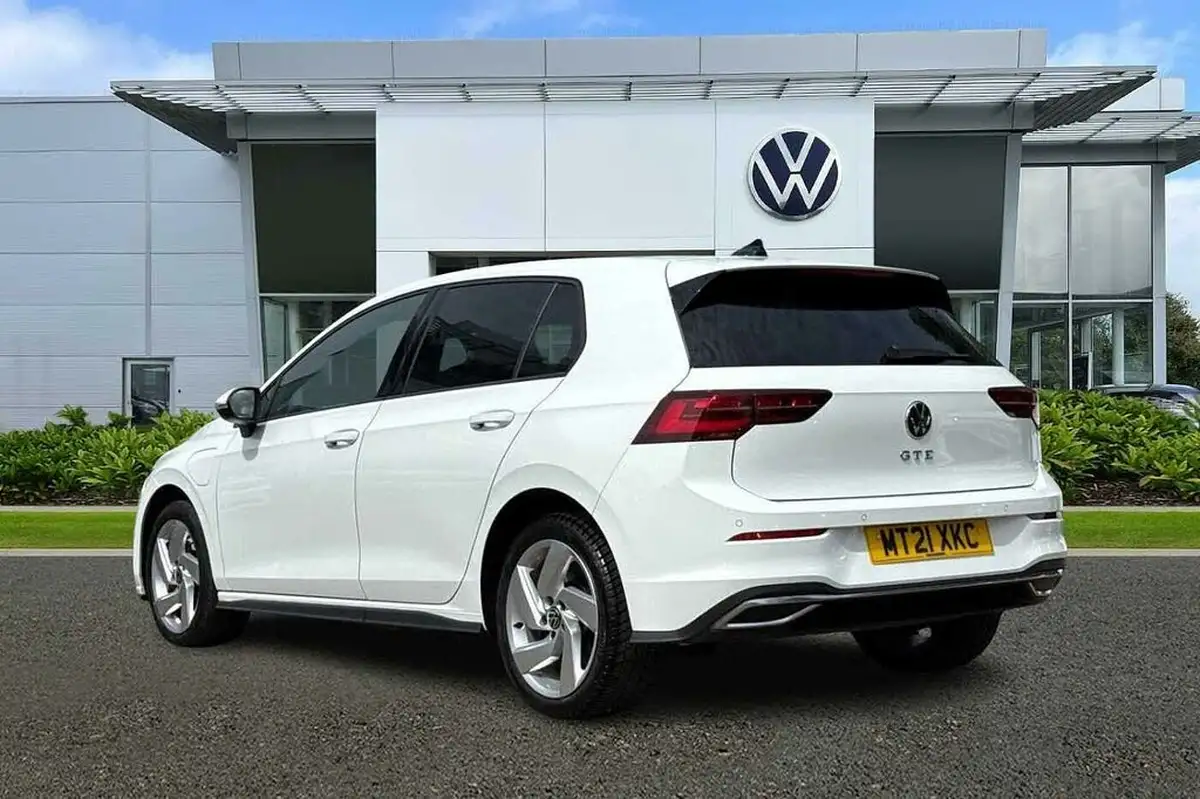 2021-volkswagen-golf-14-tsi-gte-big-2