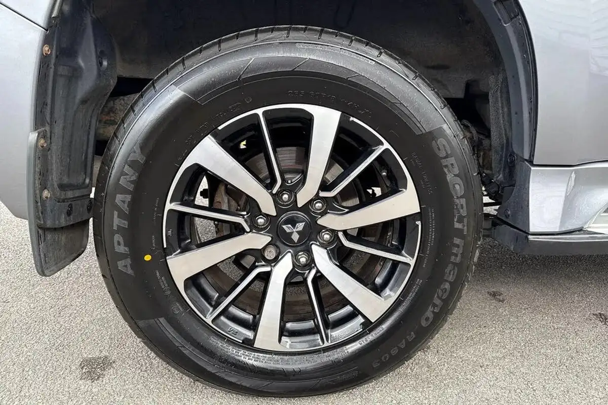 2021-mitsubishi-shogun-sport-24di-d-3-big-22