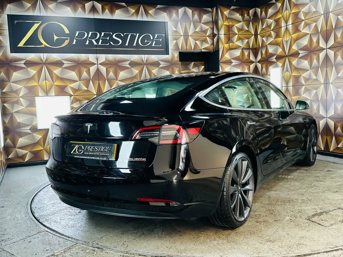 2019-tesla-model-3-e-4x4-performance-pack-big-42