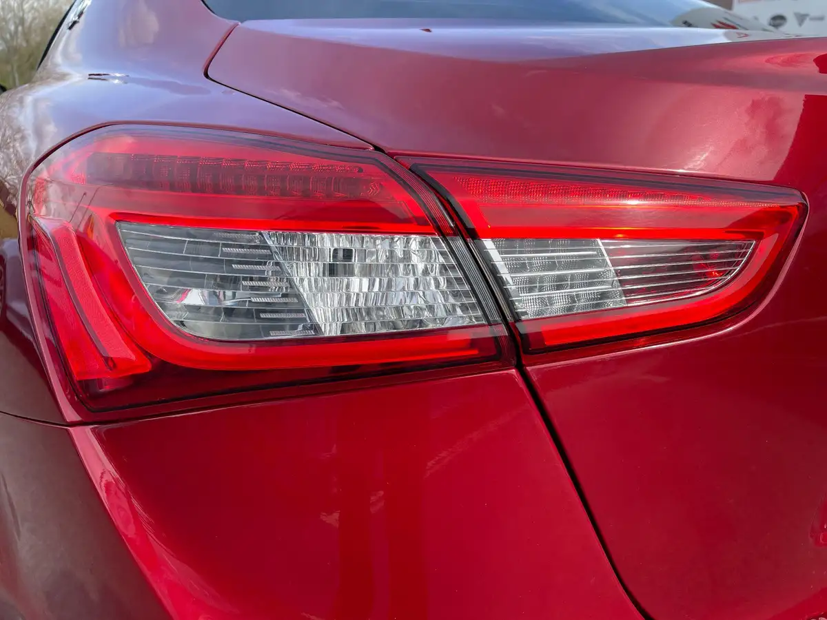 2017-maserati-ghibli-30td-big-42