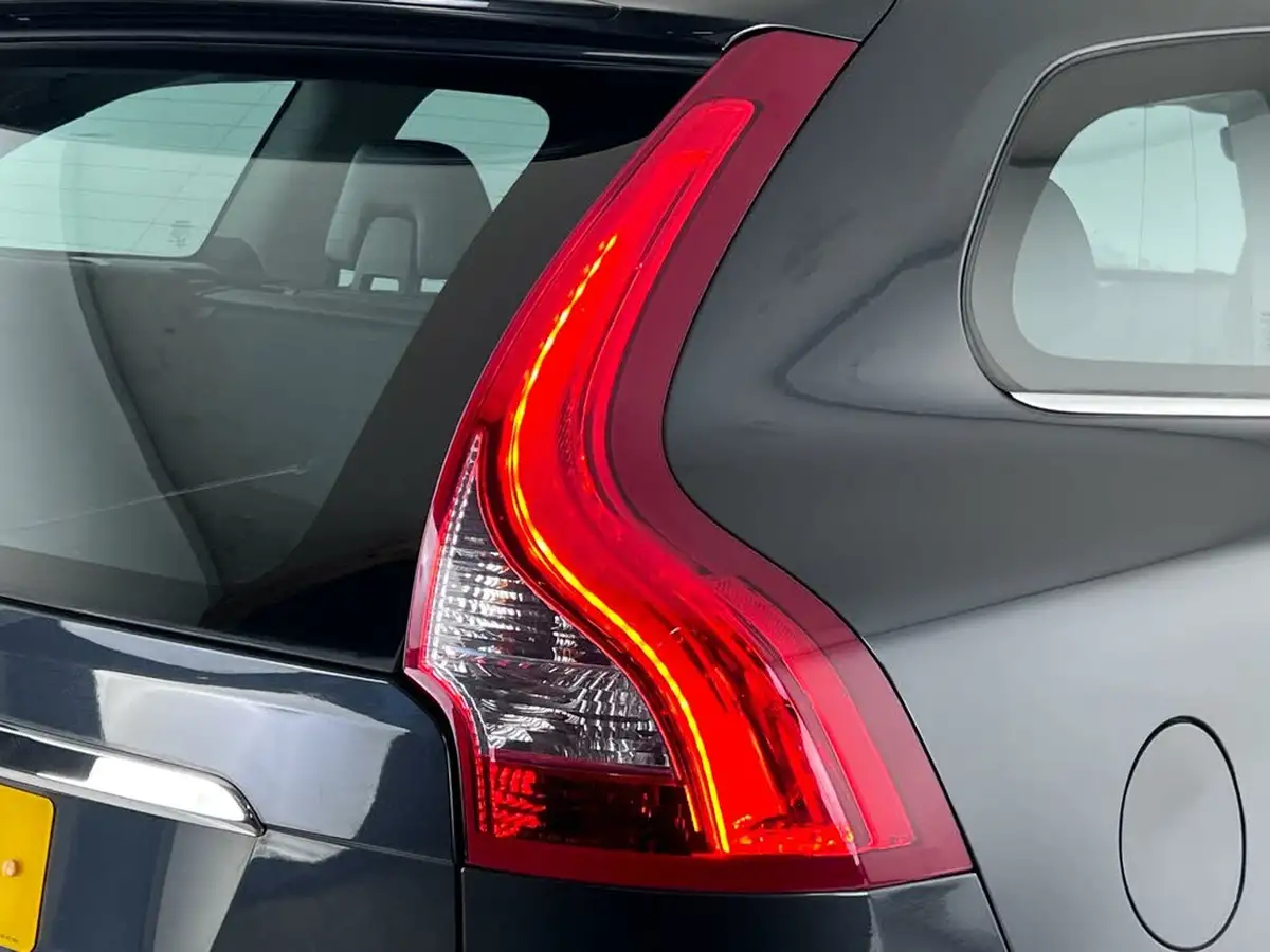 2016-volvo-xc60-20td-d4-se-lux-nav-geartronic-big-7