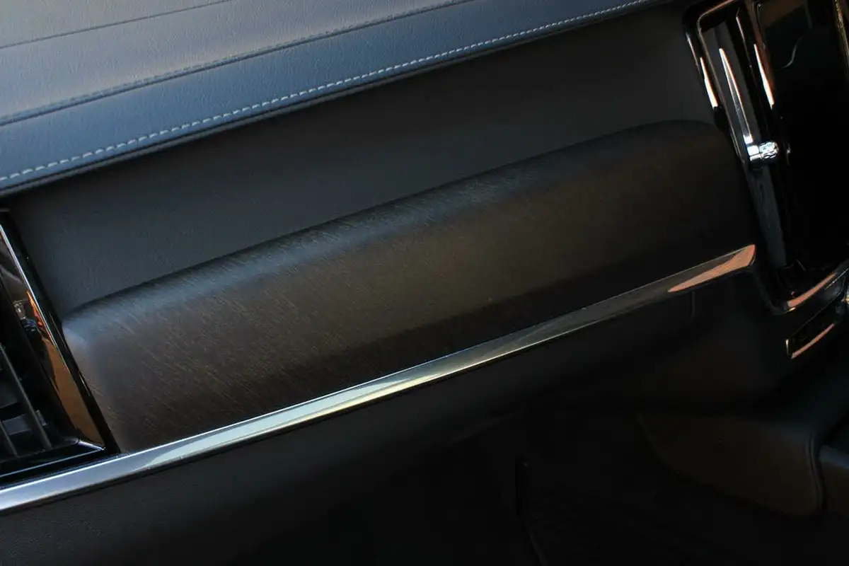 2019-volvo-v90-20td-d5-cross-country-plus-big-33