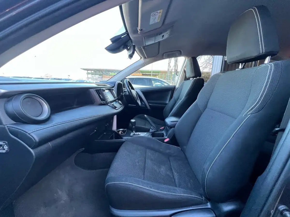 2018-toyota-rav4-25-vvt-i-icon-tech-big-27
