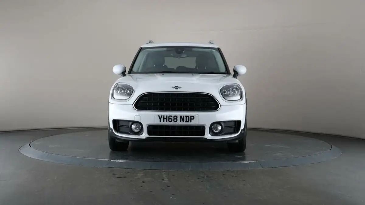 2019-mini-countryman-20td-cooper-d-classic-auto-big-42