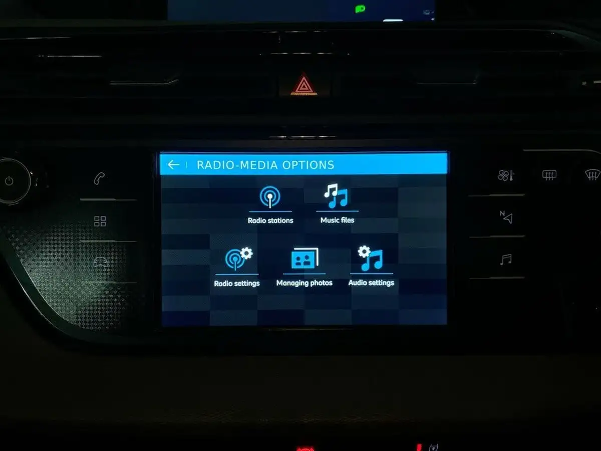 2020-citroen-grand-c4-spacetourer-12-puretech-touch-plus-ss-big-29