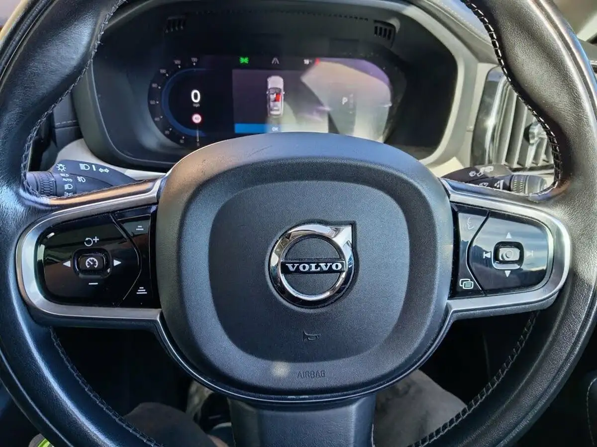 2021-volvo-xc60-20-t6-inscription-350bhp-big-6