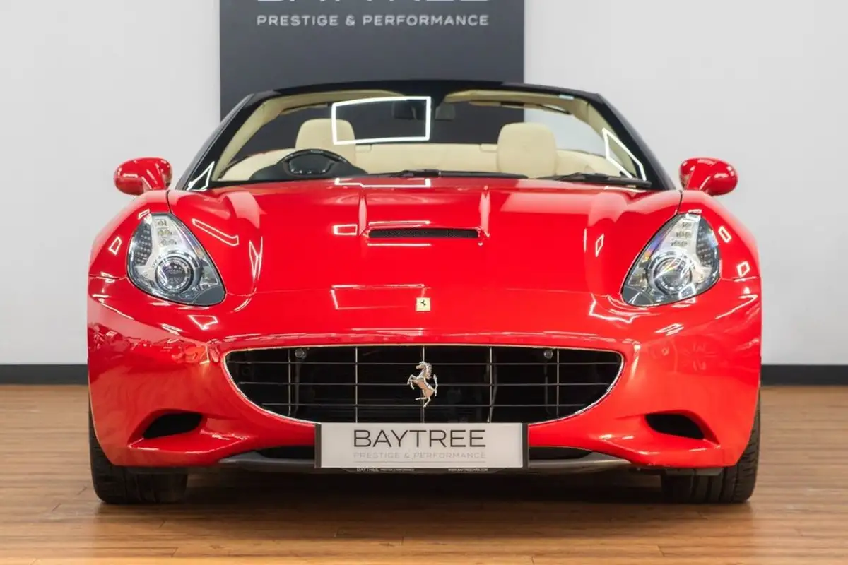 2012-ferrari-california-43-big-7