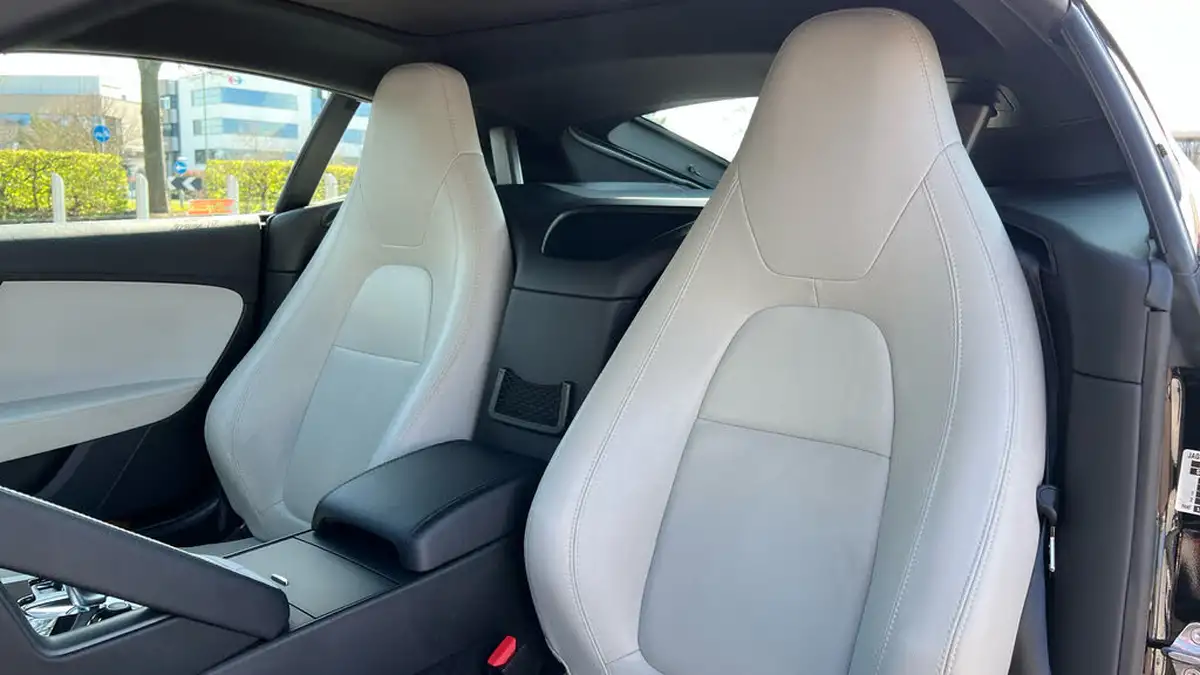 2015-jaguar-f-type-30-v6-coupe-quickshift-big-3
