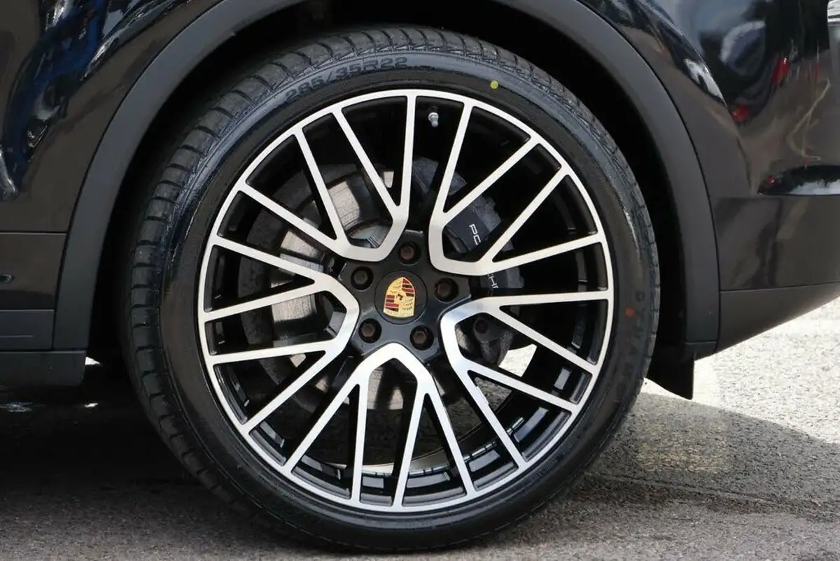 2015-porsche-cayenne-30td-big-22
