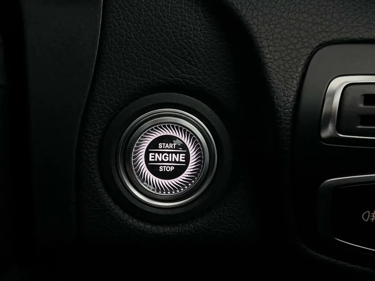 2020-mercedes-benz-c-class-15-c200-sport-premiumss-saloon-4d-big-32