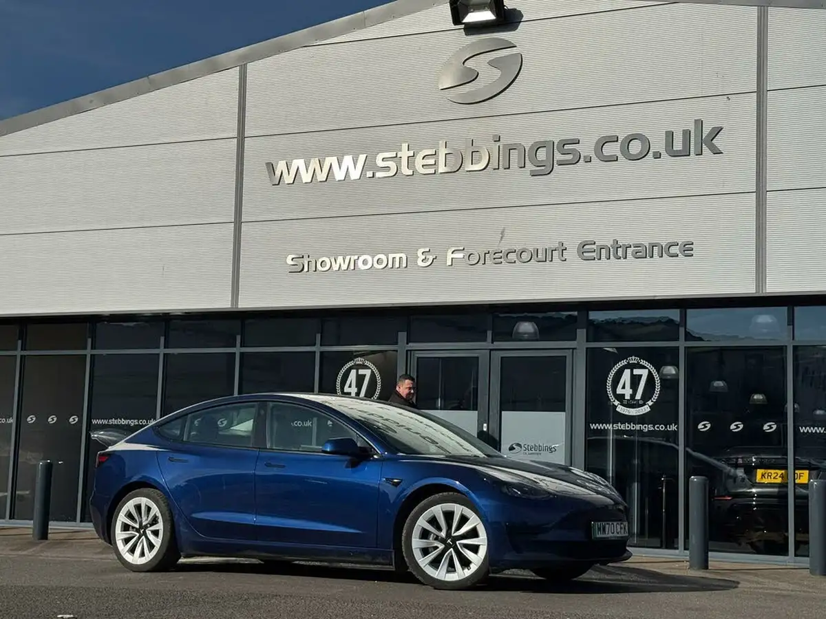 2020-tesla-model-3-e-standard-plus-big-0