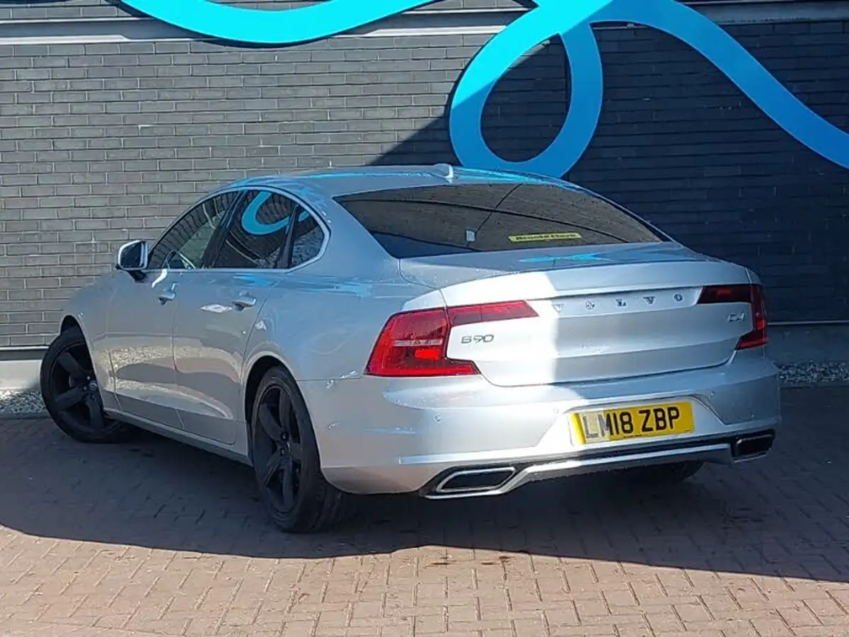 2018-volvo-s90-20td-d4-r-design-big-1