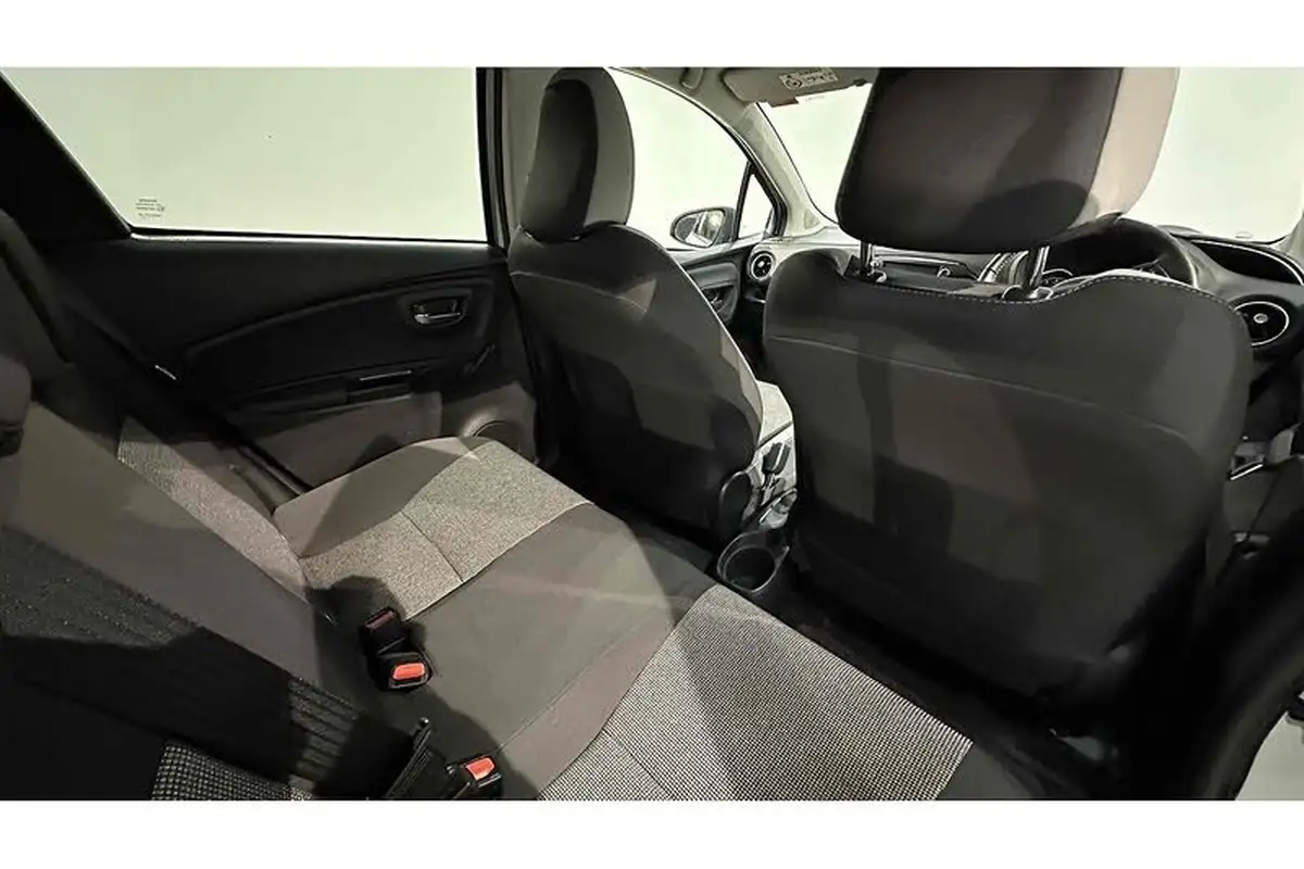 2019-toyota-yaris-15-vvt-i-y20-111bhp-1496cc-big-19