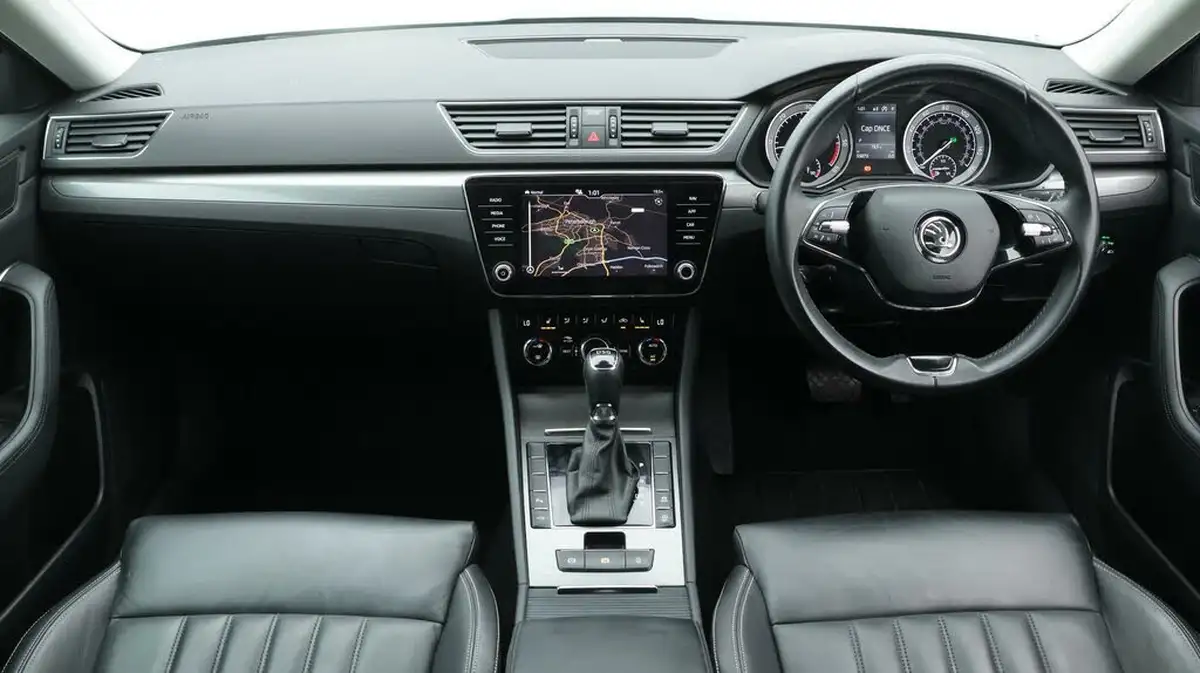 2021-skoda-superb-20tdi-se-l-150ps-estate-dsg-big-13
