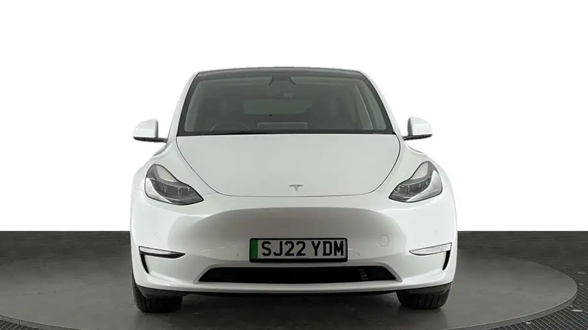 2022-tesla-model-y-e-long-range-big-7
