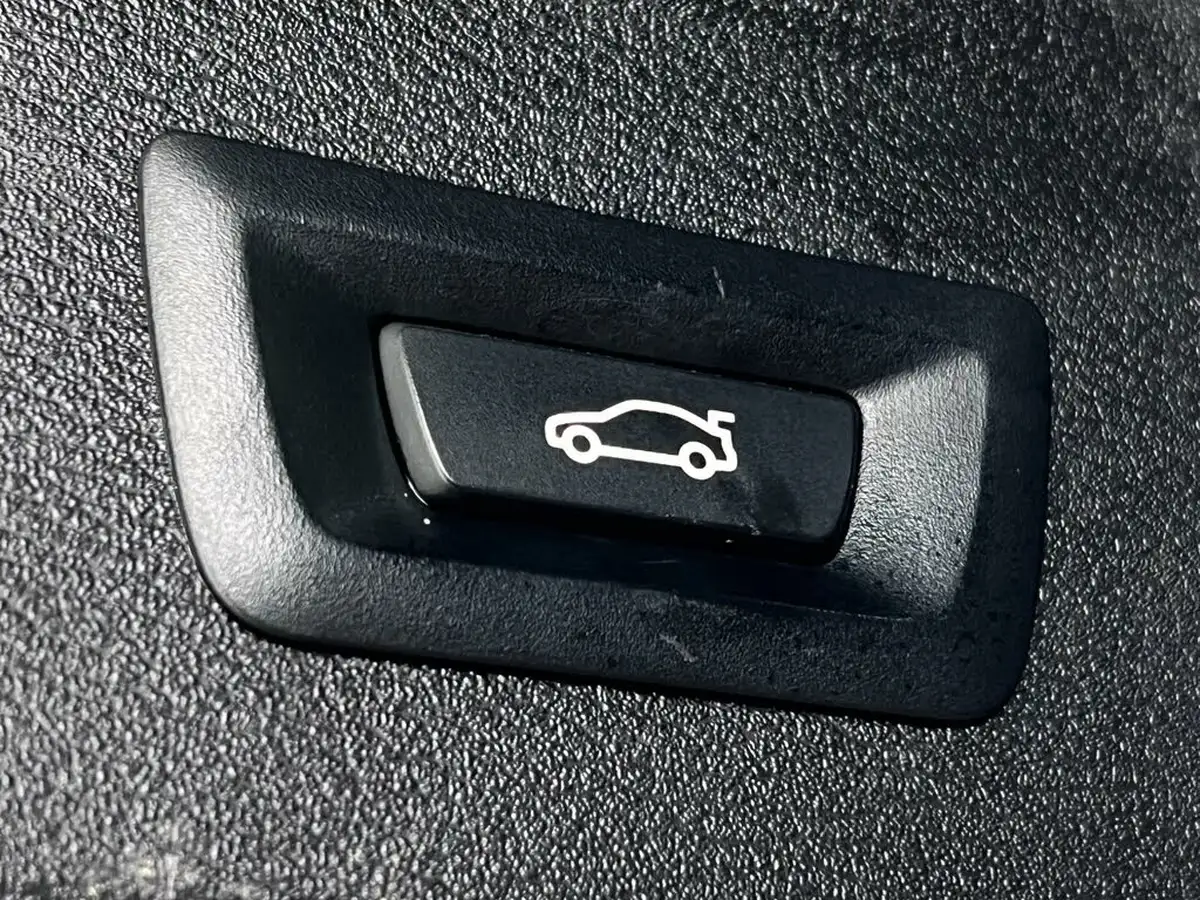 2018-bmw-x1-20-sdrive-20i-xline-ss-big-10