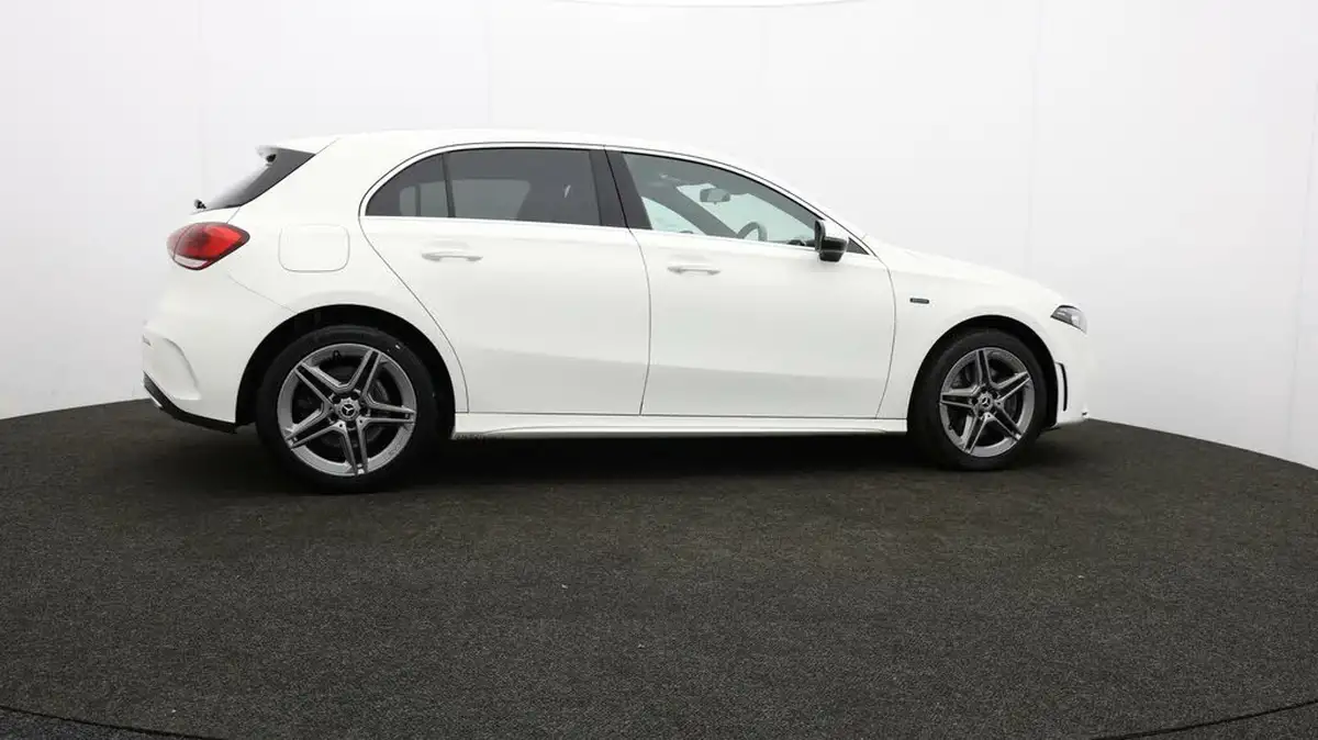 2021-mercedes-benz-a-class-13-a250e-amg-line-hatchback-5d-big-36